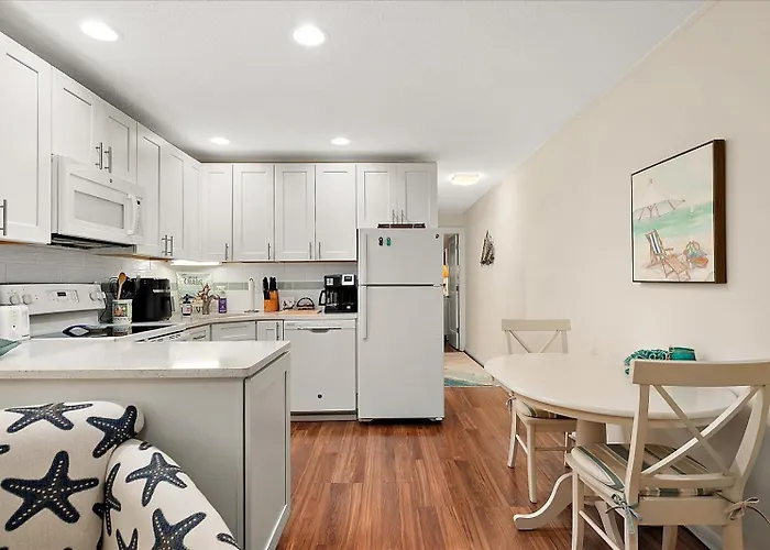 Orleans Court- 1 Bedroom With Outdoor Pool! Sleeps 6! Holiday home Ocean City